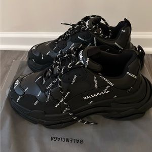 🖤Timeless Balenciaga Men's Triple S Sneaker Size 43/10🖤